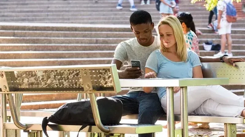 AcadoMeet users collaborating