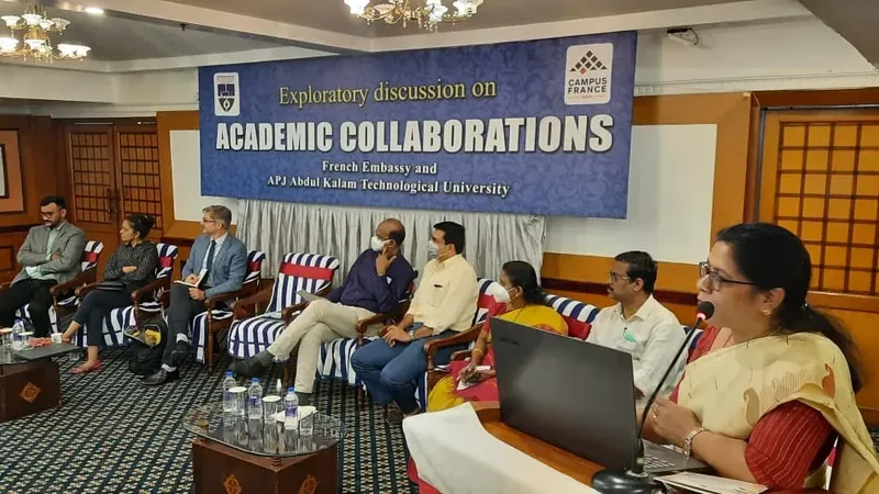 AcadoMeet users collaborating